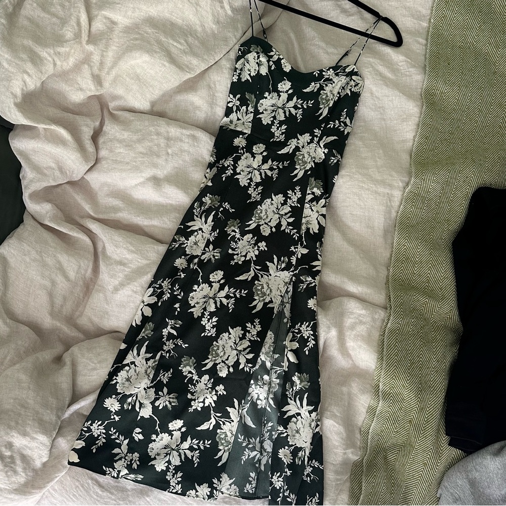 The A&F Camille Hugh Slit Midi Dress - XXS Petite - Dark Green Floral